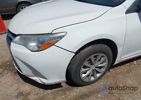 2017 Toyota Camry Le z USA, uszkodzony, nr VIN 4T1BF1FK1HU294062